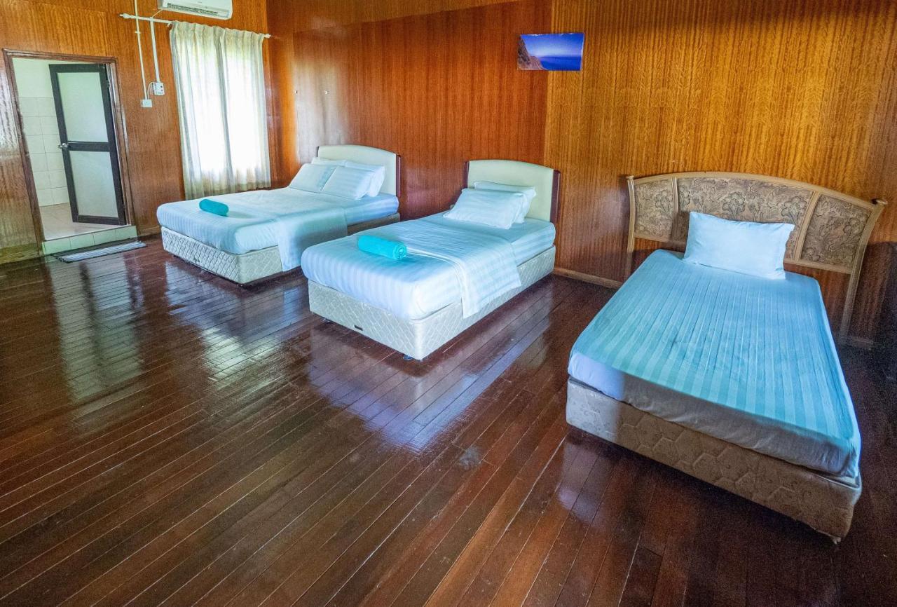 Benarat Lodge Мулу Екстериор снимка