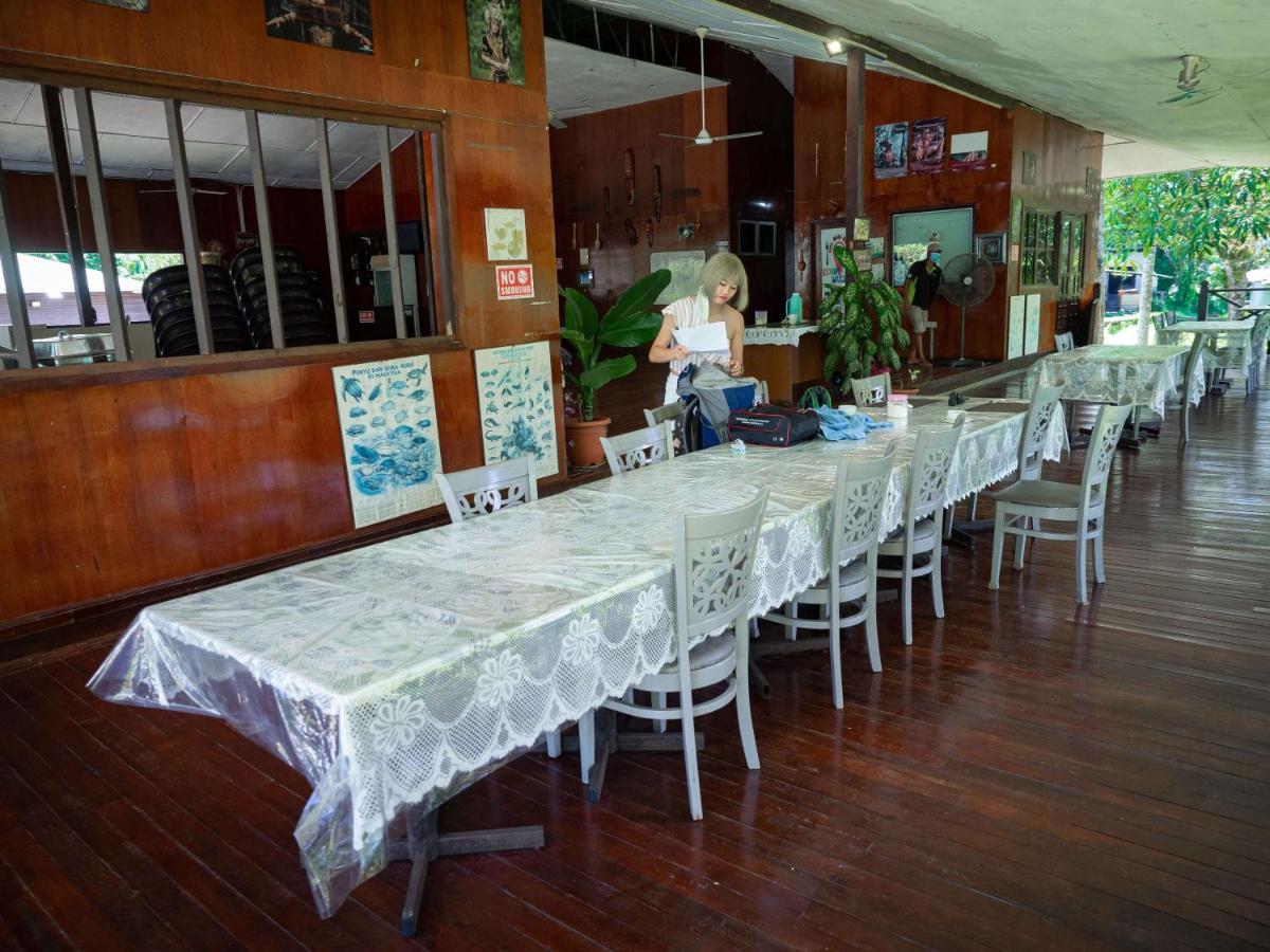 Benarat Lodge Мулу Екстериор снимка