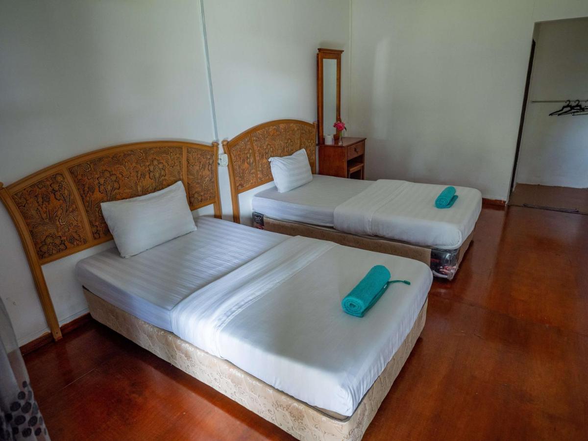 Benarat Lodge Мулу Екстериор снимка