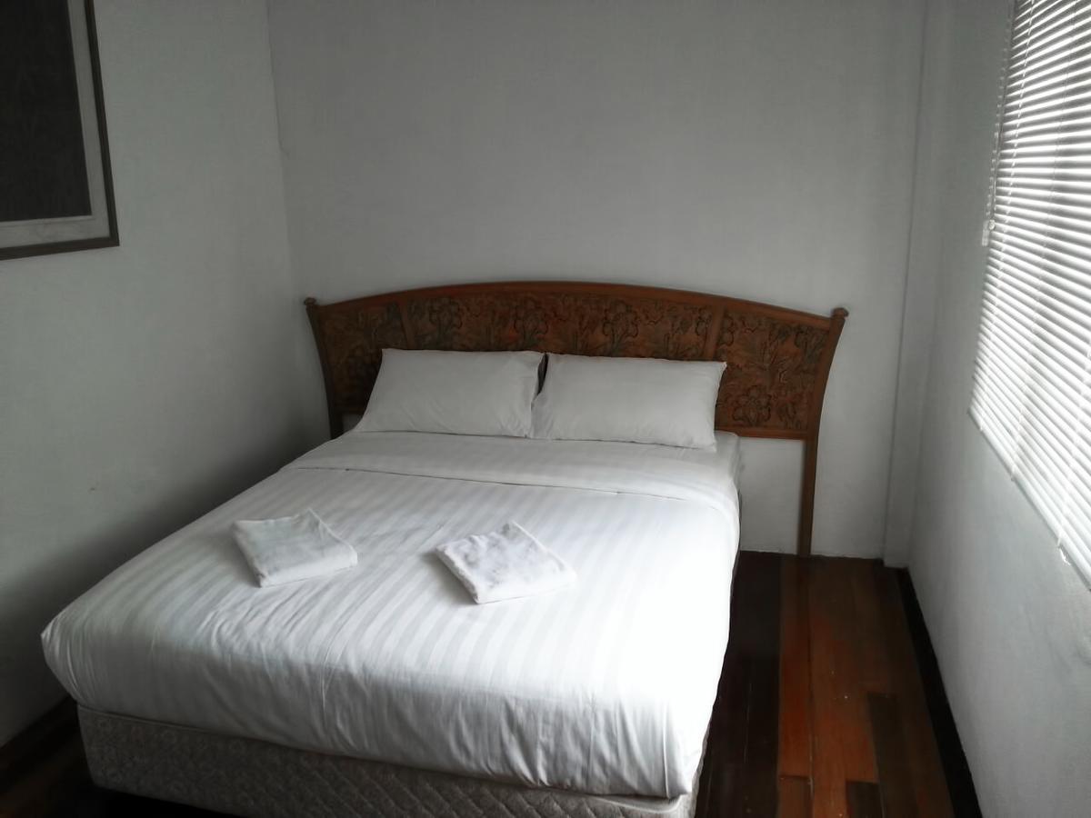 Benarat Lodge Мулу Екстериор снимка