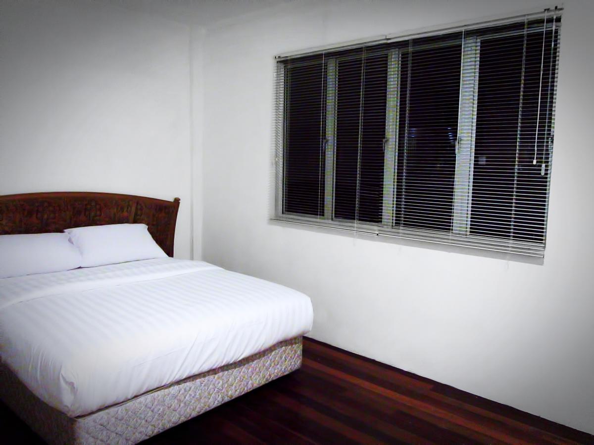 Benarat Lodge Мулу Екстериор снимка